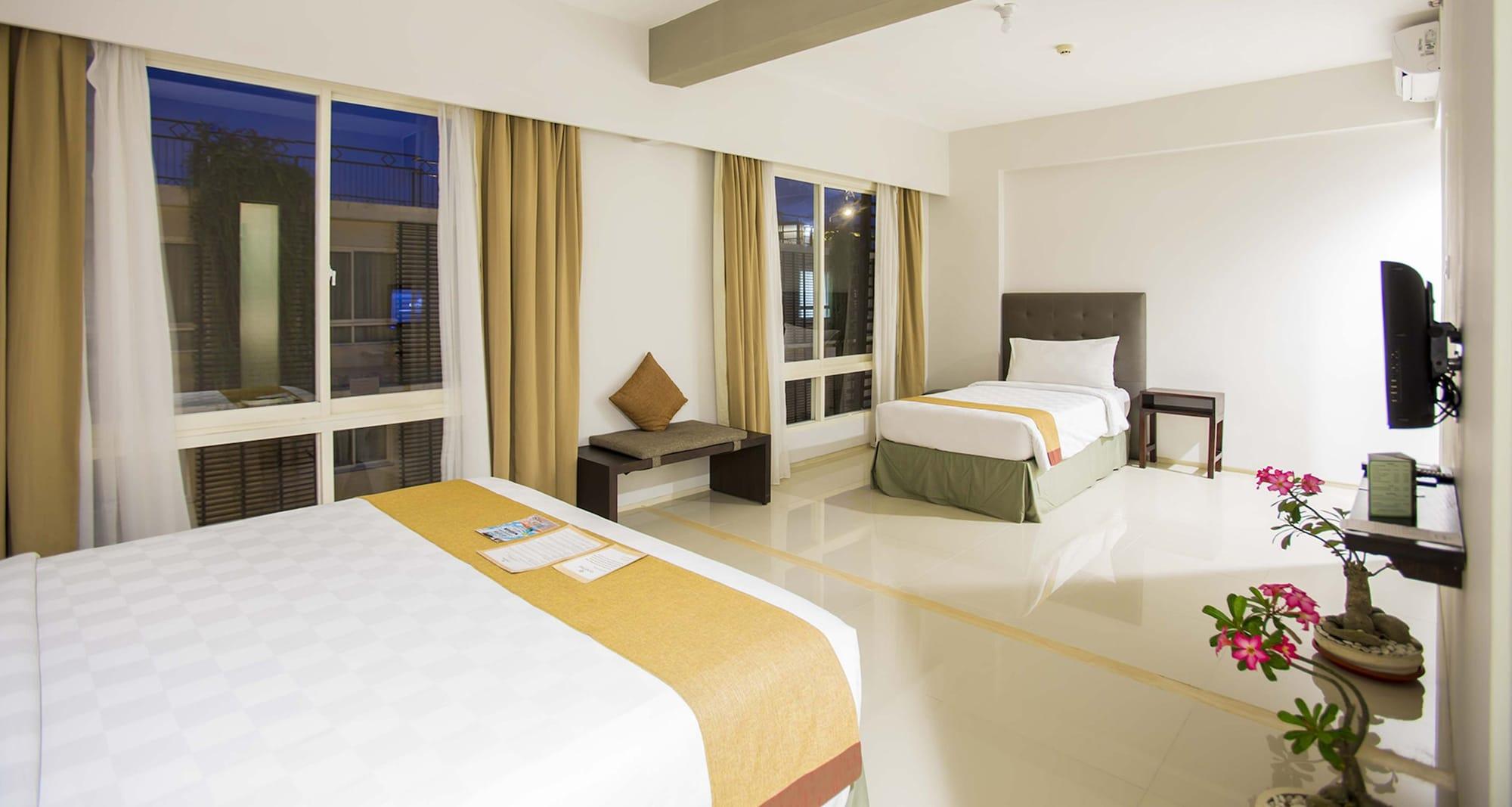 Ananta Legian Hotel Exterior photo
