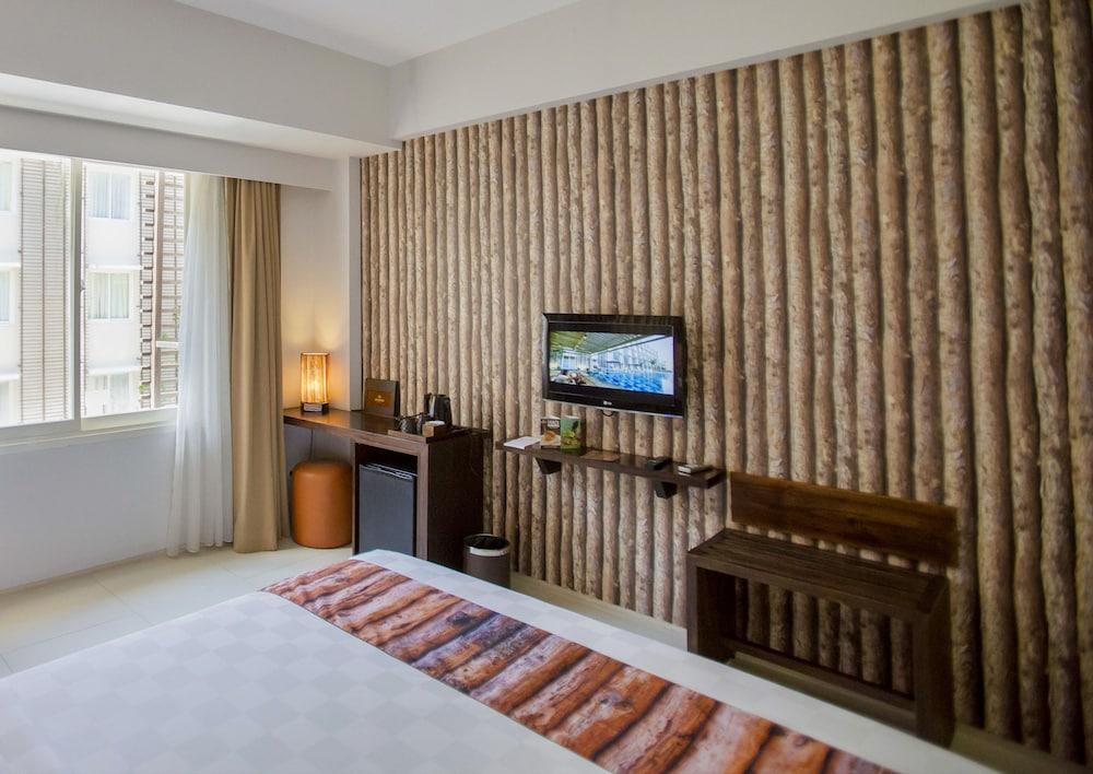 Ananta Legian Hotel Exterior photo