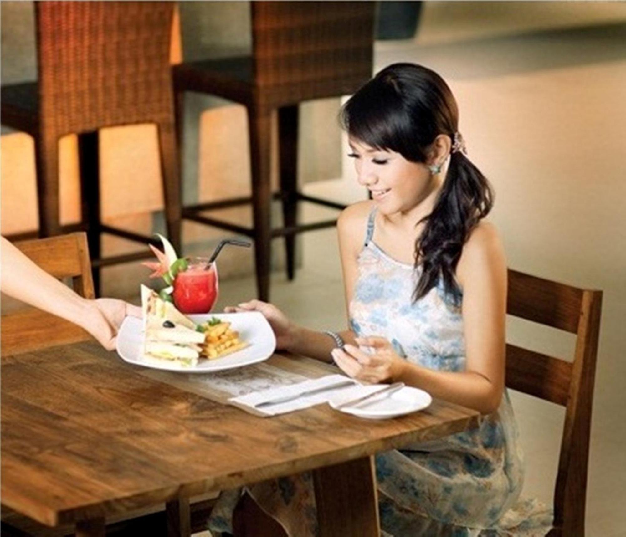 Ananta Legian Hotel Exterior photo