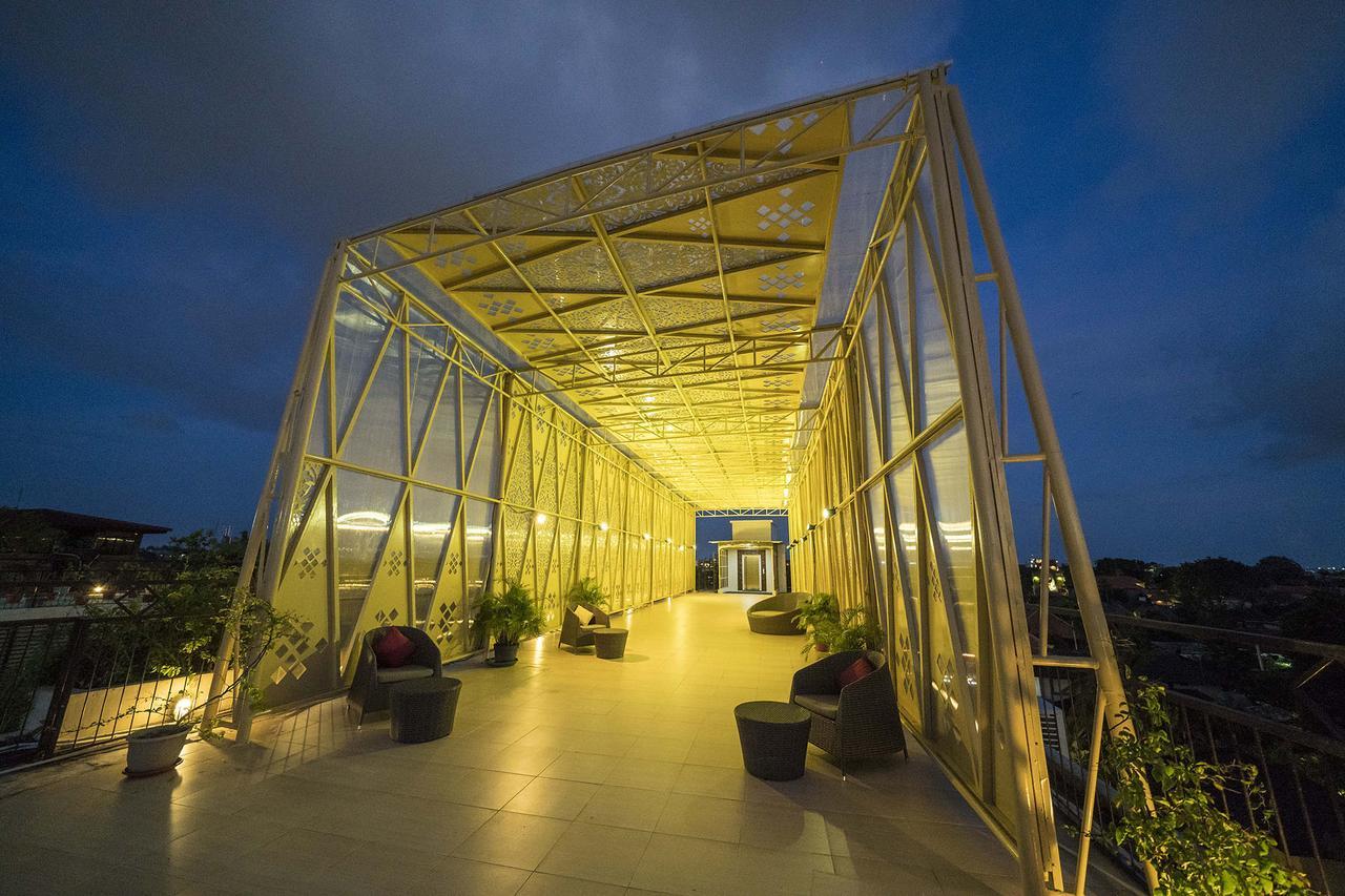 Ananta Legian Hotel Exterior photo